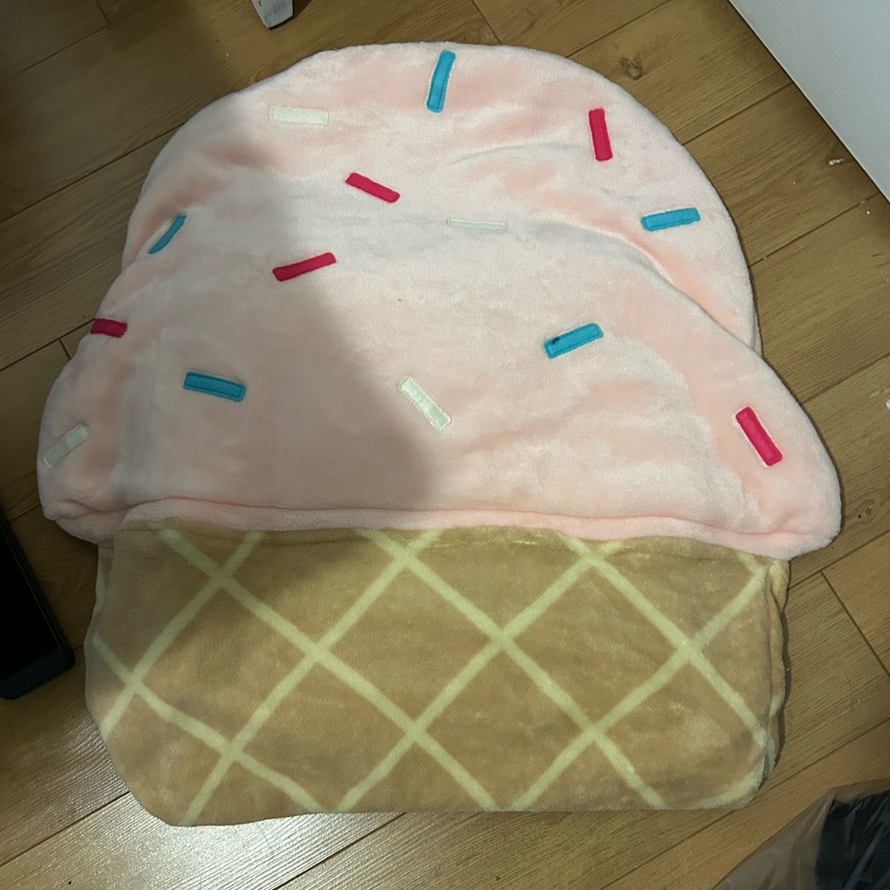 Ice cream fleece blanket